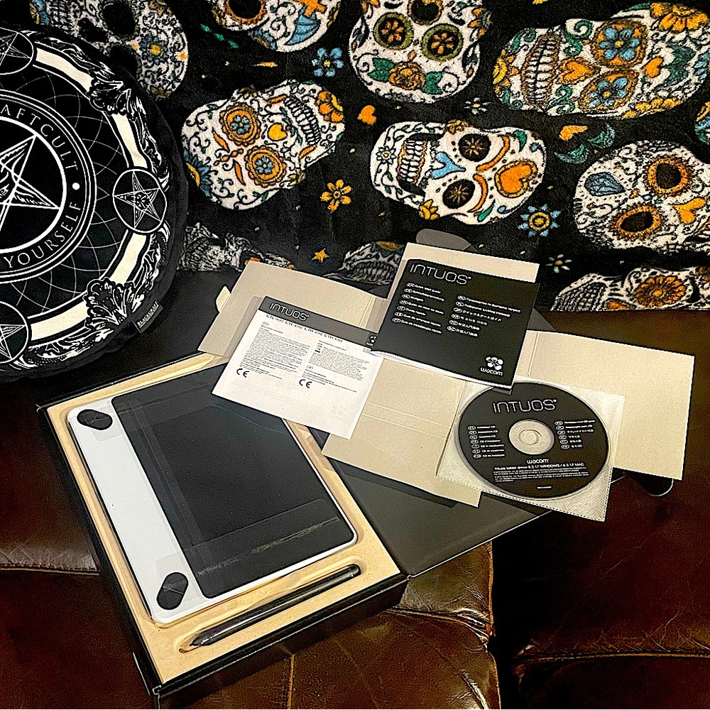 Wacom Intuos White Pen Tablet S